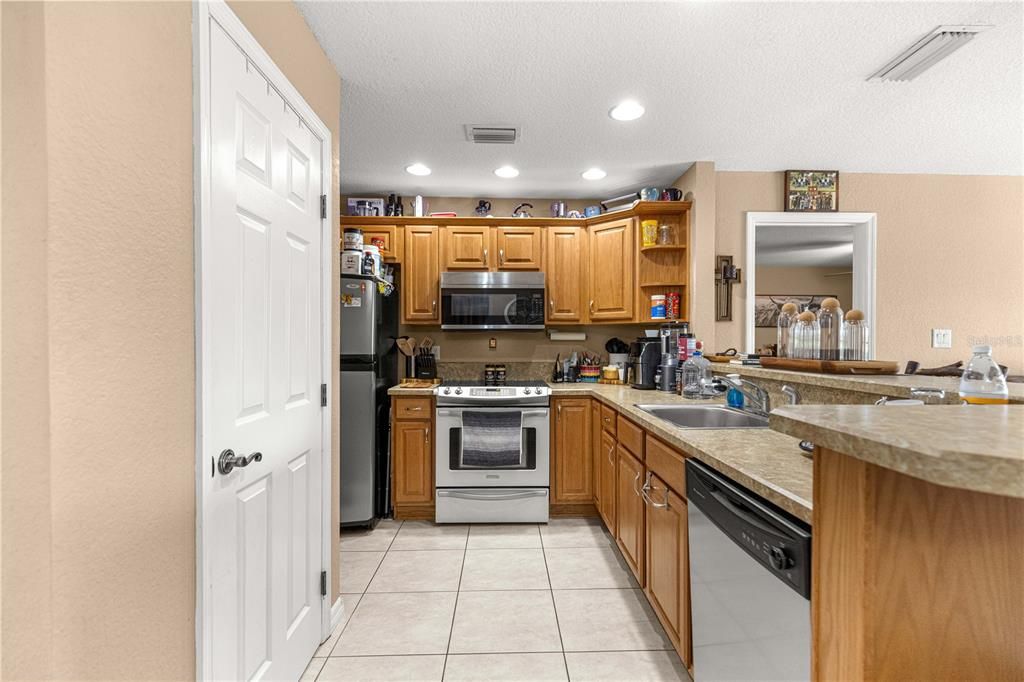 For Sale: $135,000 (2 beds, 2 baths, 1148 Square Feet)