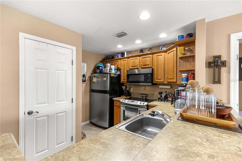 For Sale: $135,000 (2 beds, 2 baths, 1148 Square Feet)