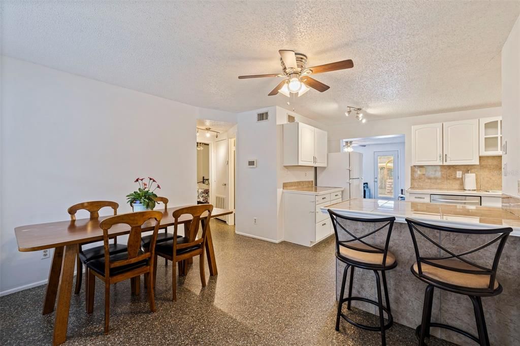 Active With Contract: $325,000 (3 beds, 2 baths, 1144 Square Feet)