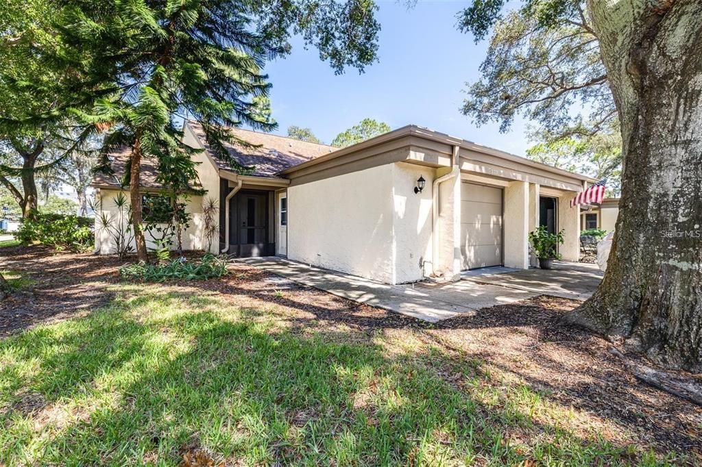 Active With Contract: $2,200 (2 beds, 2 baths, 1320 Square Feet)