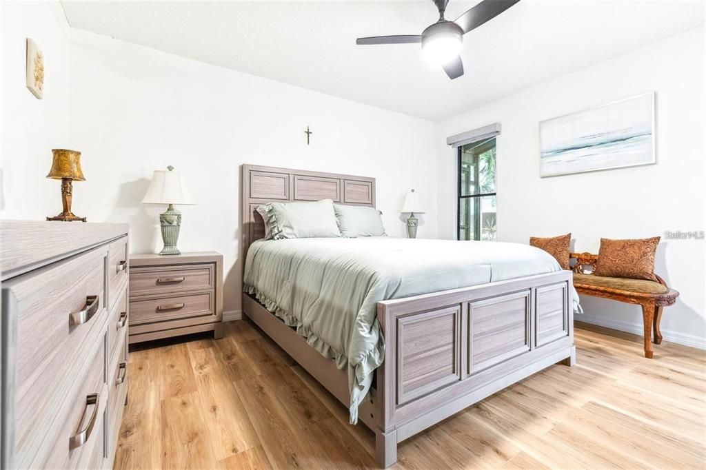 Active With Contract: $2,200 (2 beds, 2 baths, 1320 Square Feet)