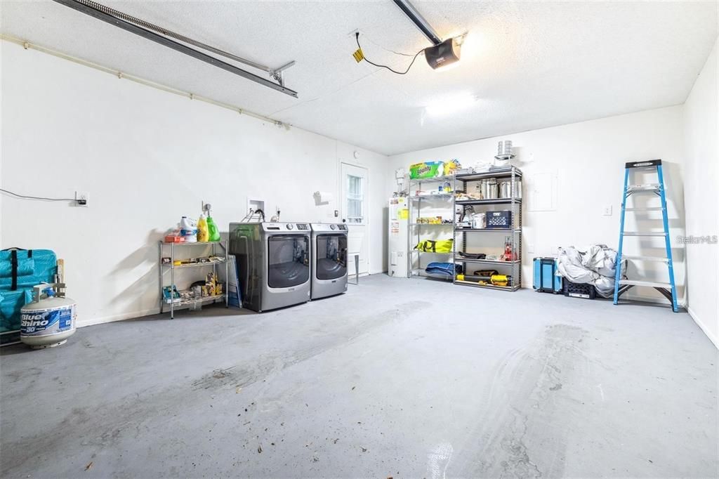 Active With Contract: $2,200 (2 beds, 2 baths, 1320 Square Feet)