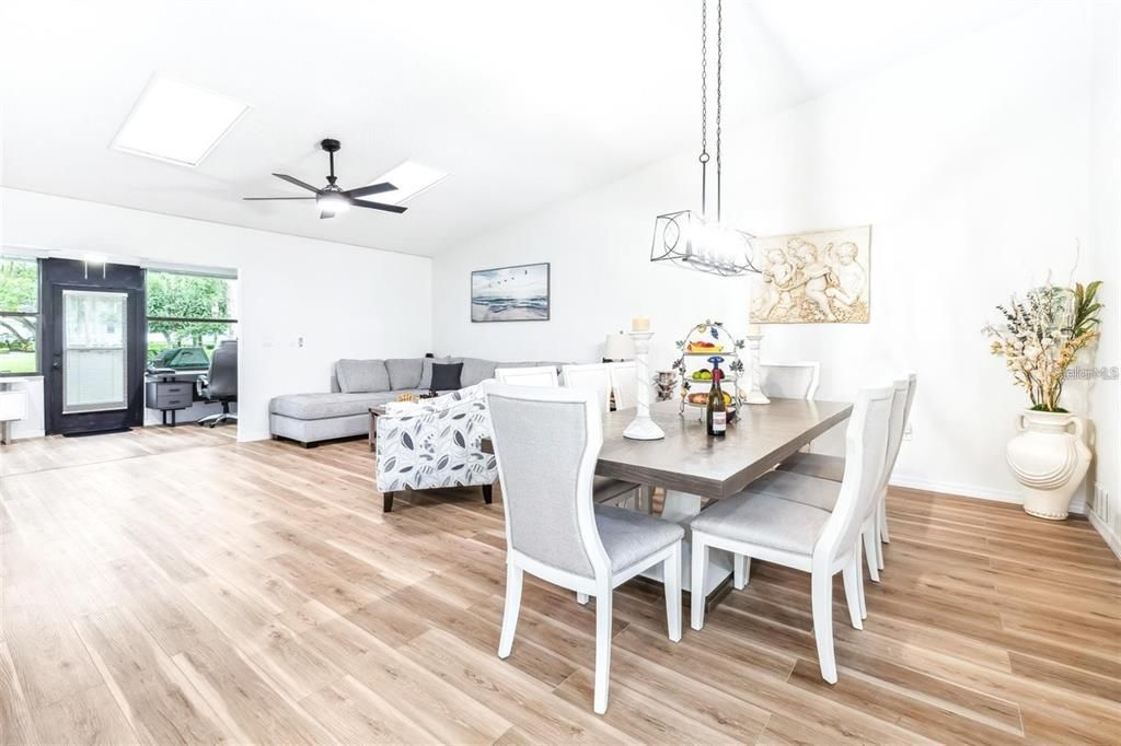 Active With Contract: $2,200 (2 beds, 2 baths, 1320 Square Feet)