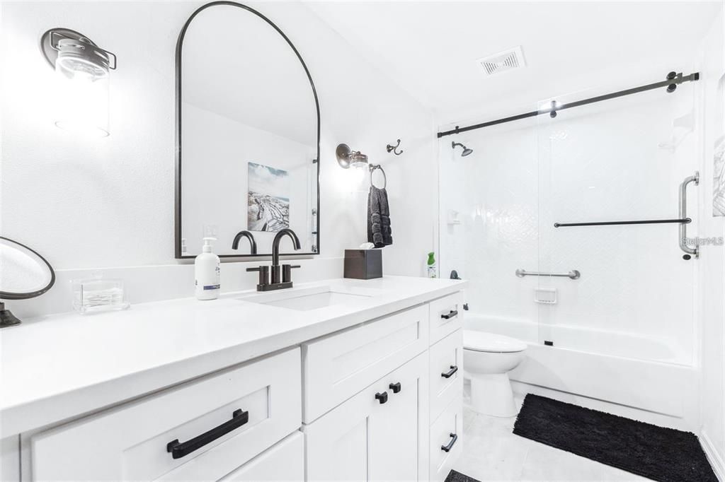Active With Contract: $2,200 (2 beds, 2 baths, 1320 Square Feet)