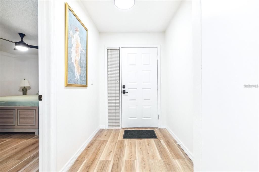 Active With Contract: $2,200 (2 beds, 2 baths, 1320 Square Feet)