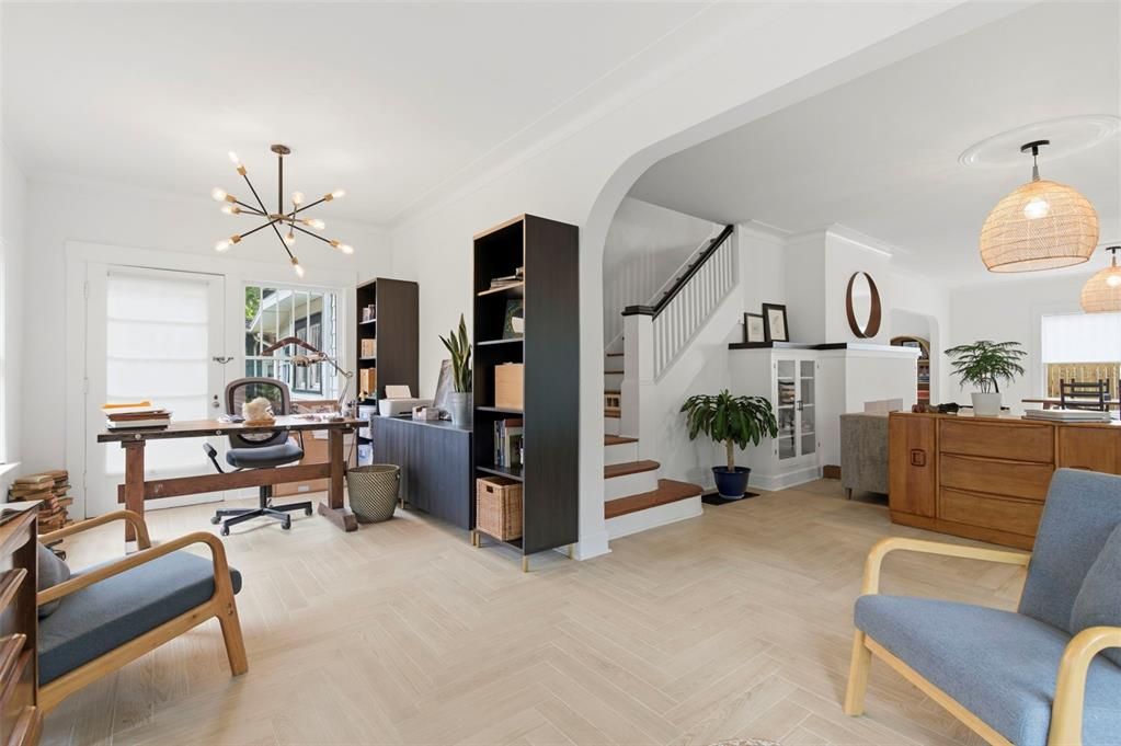 Activo con contrato: $1,549,000 (5 camas, 3 baños, 3011 Pies cuadrados)