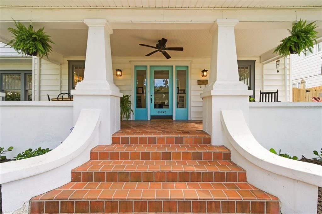 Activo con contrato: $1,549,000 (5 camas, 3 baños, 3011 Pies cuadrados)