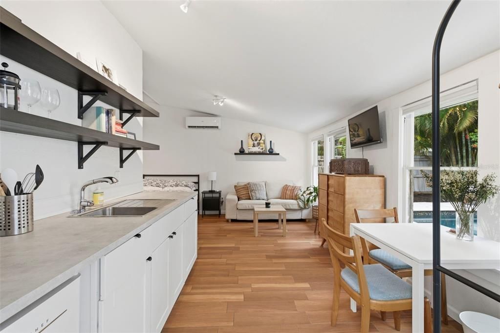Activo con contrato: $1,549,000 (5 camas, 3 baños, 3011 Pies cuadrados)