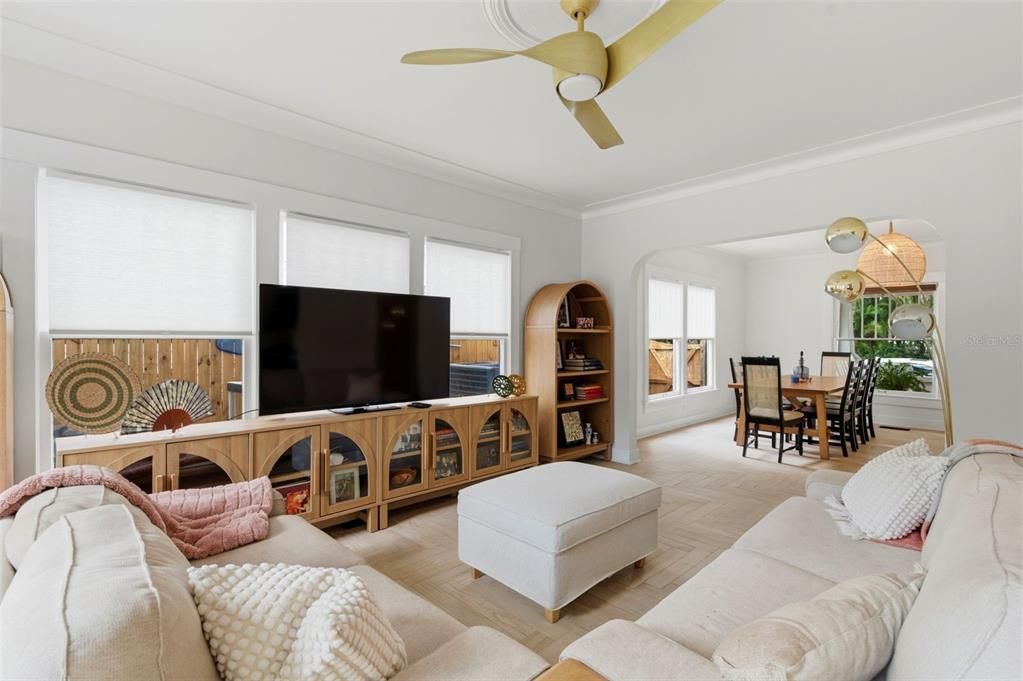 Activo con contrato: $1,549,000 (5 camas, 3 baños, 3011 Pies cuadrados)