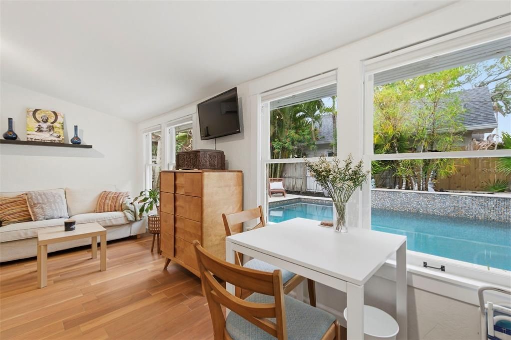 Activo con contrato: $1,549,000 (5 camas, 3 baños, 3011 Pies cuadrados)