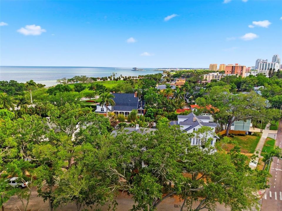 Activo con contrato: $1,549,000 (5 camas, 3 baños, 3011 Pies cuadrados)