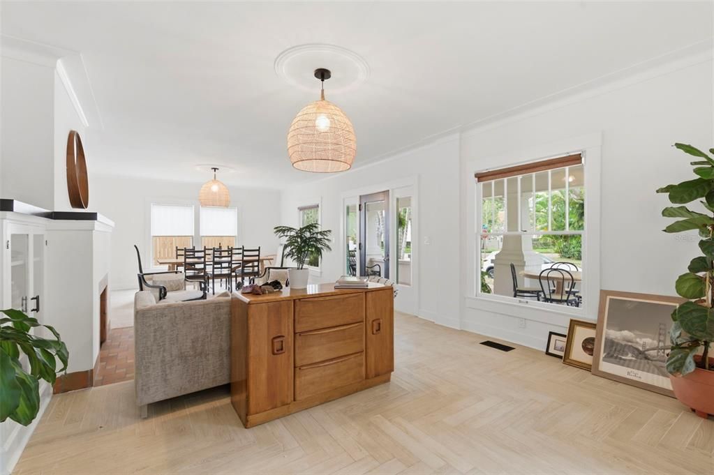 Activo con contrato: $1,549,000 (5 camas, 3 baños, 3011 Pies cuadrados)