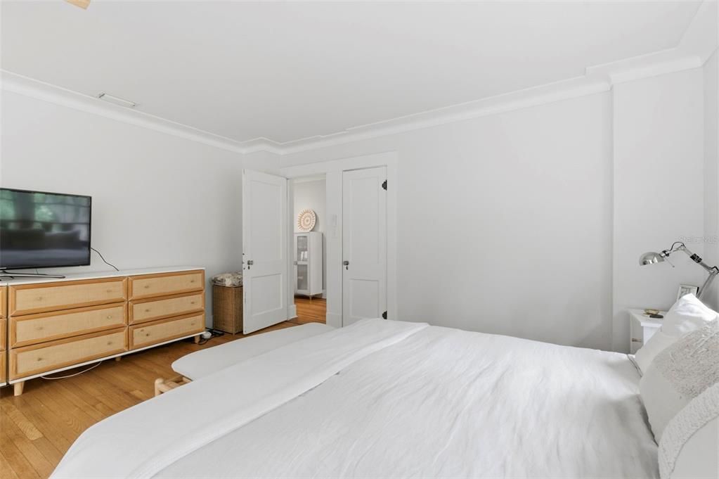 Activo con contrato: $1,549,000 (5 camas, 3 baños, 3011 Pies cuadrados)