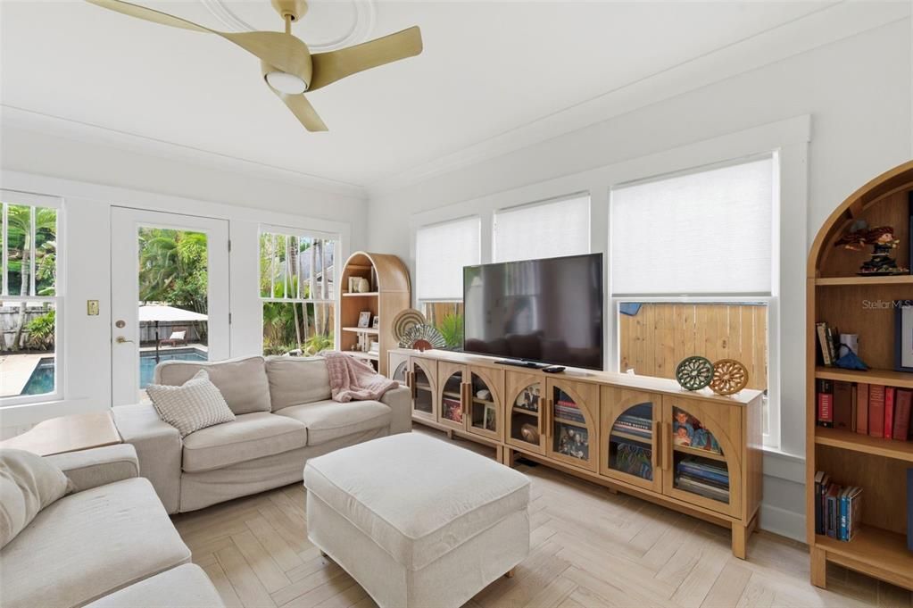Activo con contrato: $1,549,000 (5 camas, 3 baños, 3011 Pies cuadrados)