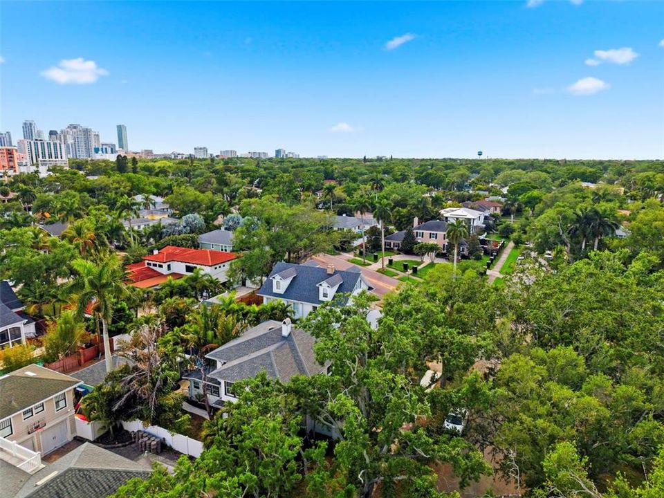 Activo con contrato: $1,549,000 (5 camas, 3 baños, 3011 Pies cuadrados)