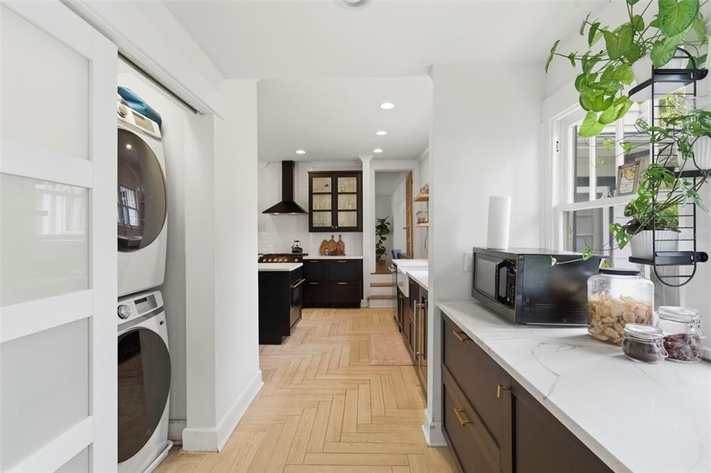 Activo con contrato: $1,549,000 (5 camas, 3 baños, 3011 Pies cuadrados)