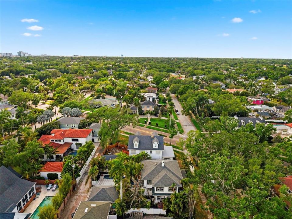 Activo con contrato: $1,549,000 (5 camas, 3 baños, 3011 Pies cuadrados)
