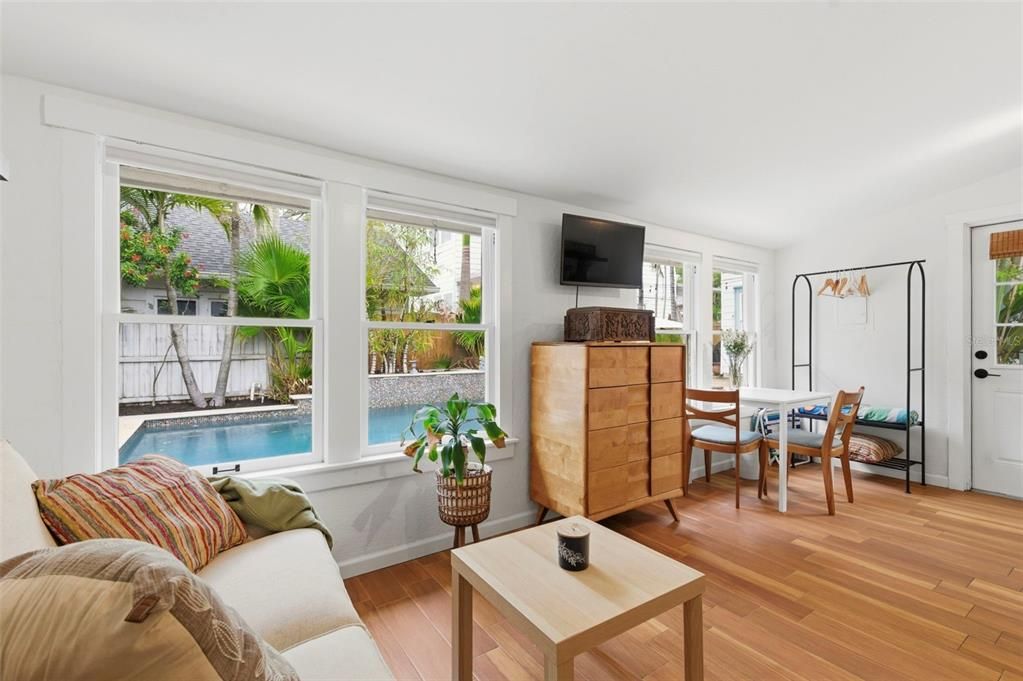 Activo con contrato: $1,549,000 (5 camas, 3 baños, 3011 Pies cuadrados)