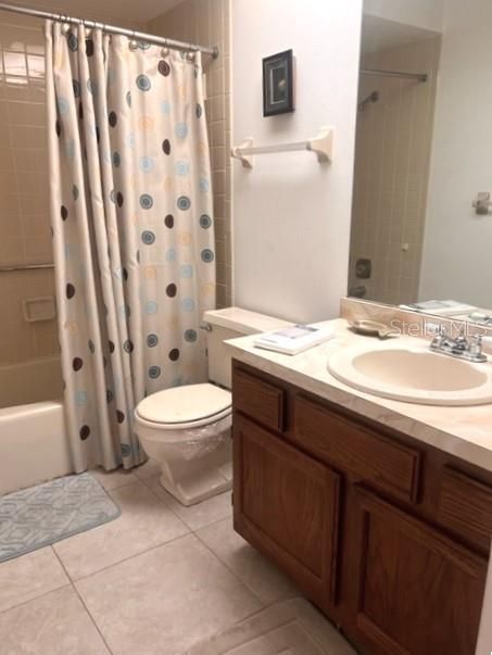 Active With Contract: $220,000 (2 beds, 2 baths, 1129 Square Feet)