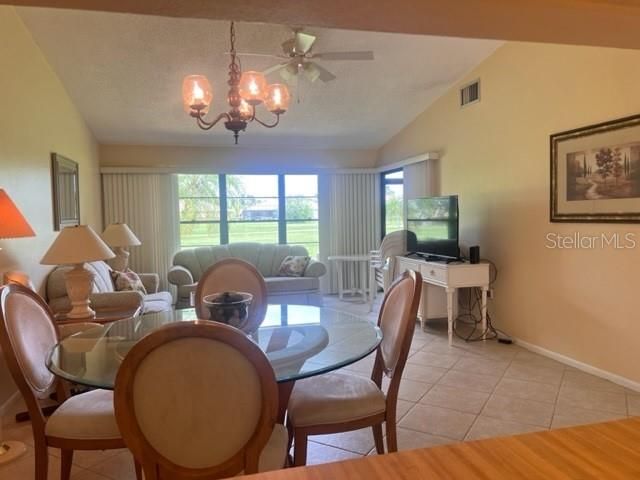Active With Contract: $220,000 (2 beds, 2 baths, 1129 Square Feet)