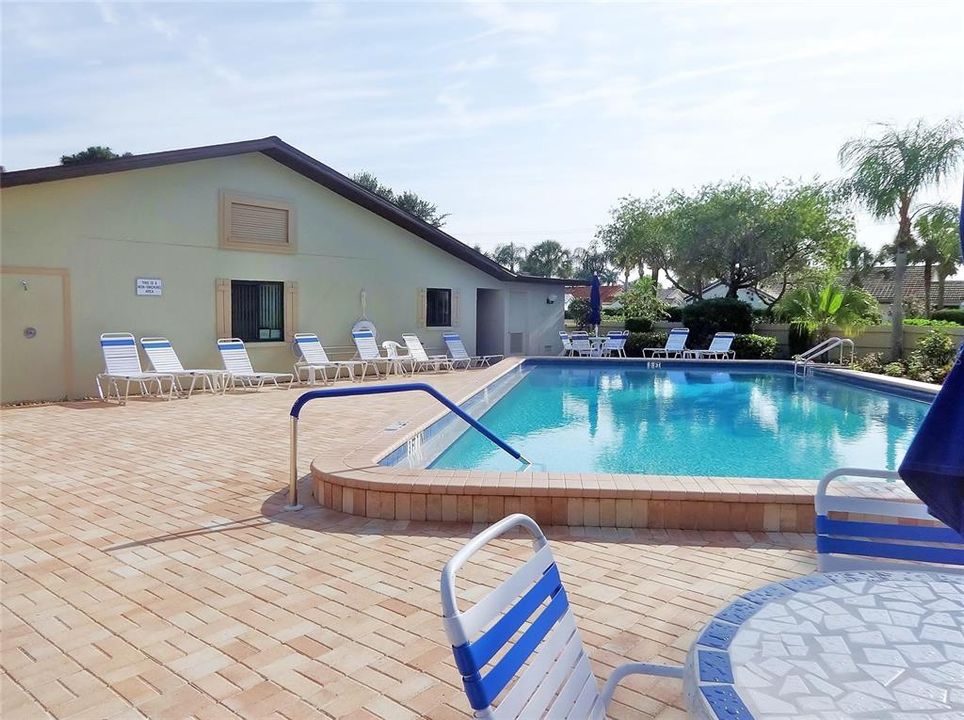 Active With Contract: $220,000 (2 beds, 2 baths, 1129 Square Feet)
