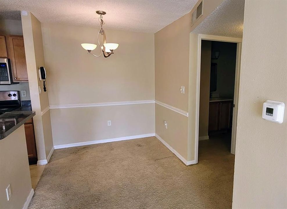 For Sale: $125,000 (1 beds, 1 baths, 598 Square Feet)