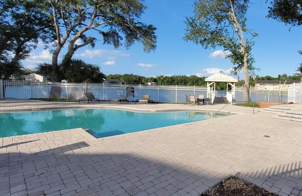 For Sale: $125,000 (1 beds, 1 baths, 598 Square Feet)