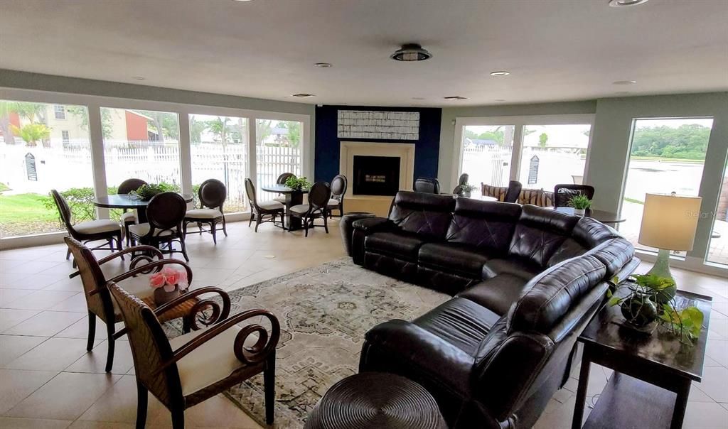 For Sale: $125,000 (1 beds, 1 baths, 598 Square Feet)