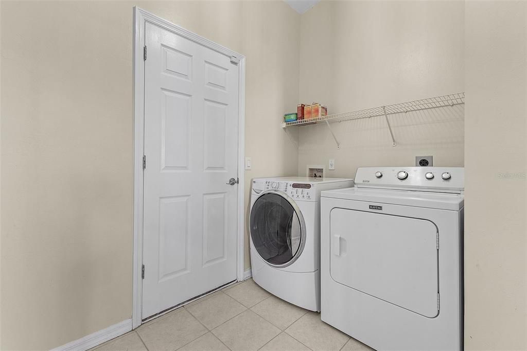 For Sale: $385,000 (3 beds, 2 baths, 2025 Square Feet)