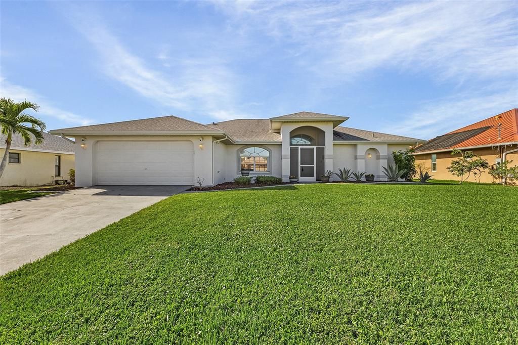 For Sale: $385,000 (3 beds, 2 baths, 2025 Square Feet)