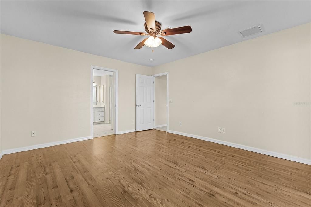 For Sale: $385,000 (3 beds, 2 baths, 2025 Square Feet)