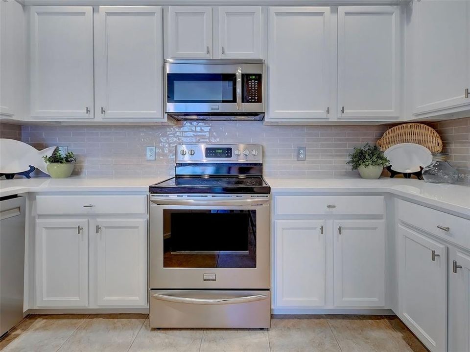 Activo con contrato: $335,000 (3 camas, 2 baños, 1362 Pies cuadrados)