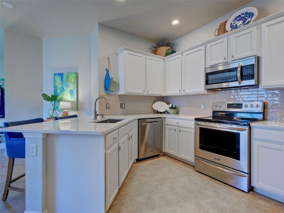 Activo con contrato: $335,000 (3 camas, 2 baños, 1362 Pies cuadrados)