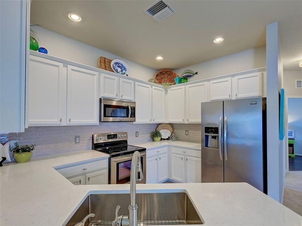 Activo con contrato: $335,000 (3 camas, 2 baños, 1362 Pies cuadrados)