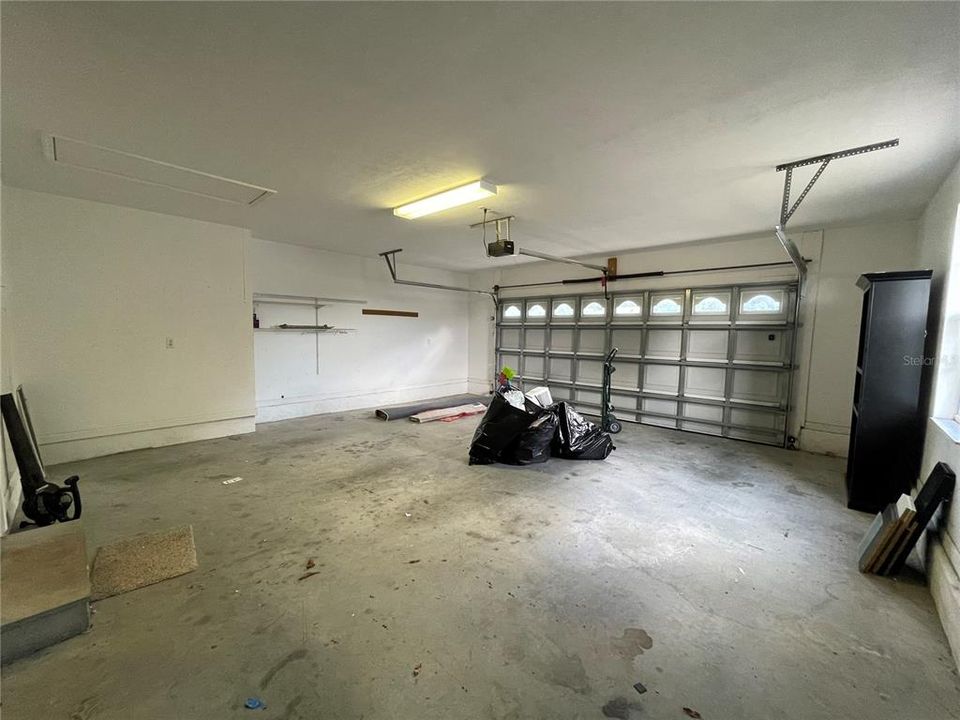 For Rent: $2,495 (4 beds, 2 baths, 1914 Square Feet)