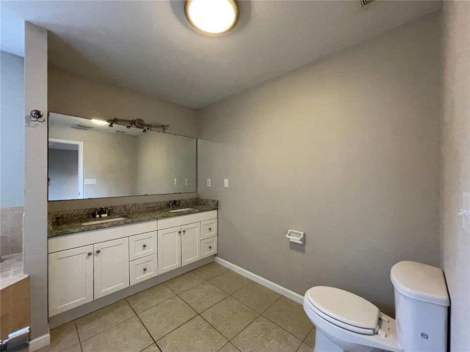 For Rent: $2,495 (4 beds, 2 baths, 1914 Square Feet)