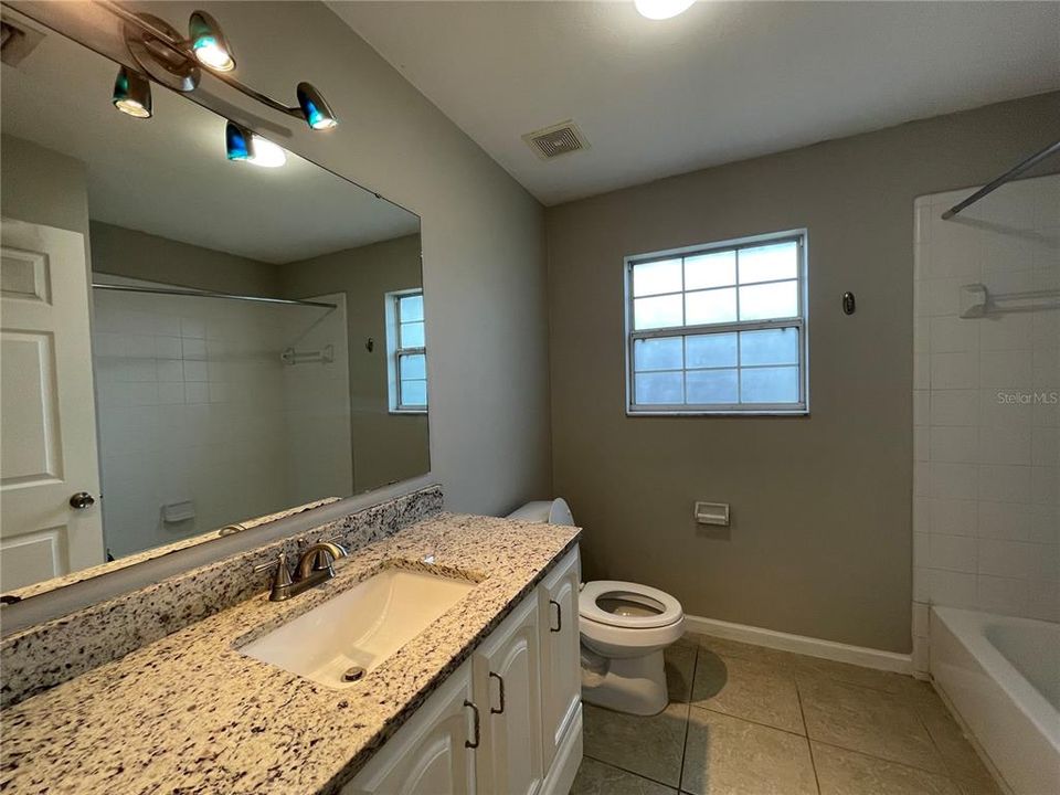For Rent: $2,495 (4 beds, 2 baths, 1914 Square Feet)