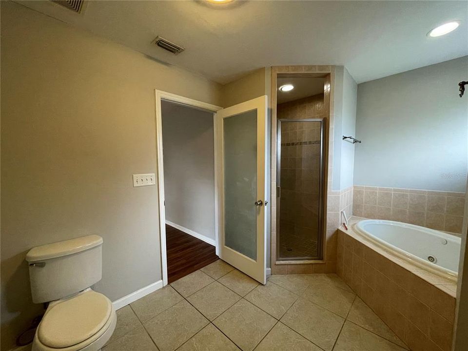 For Rent: $2,495 (4 beds, 2 baths, 1914 Square Feet)
