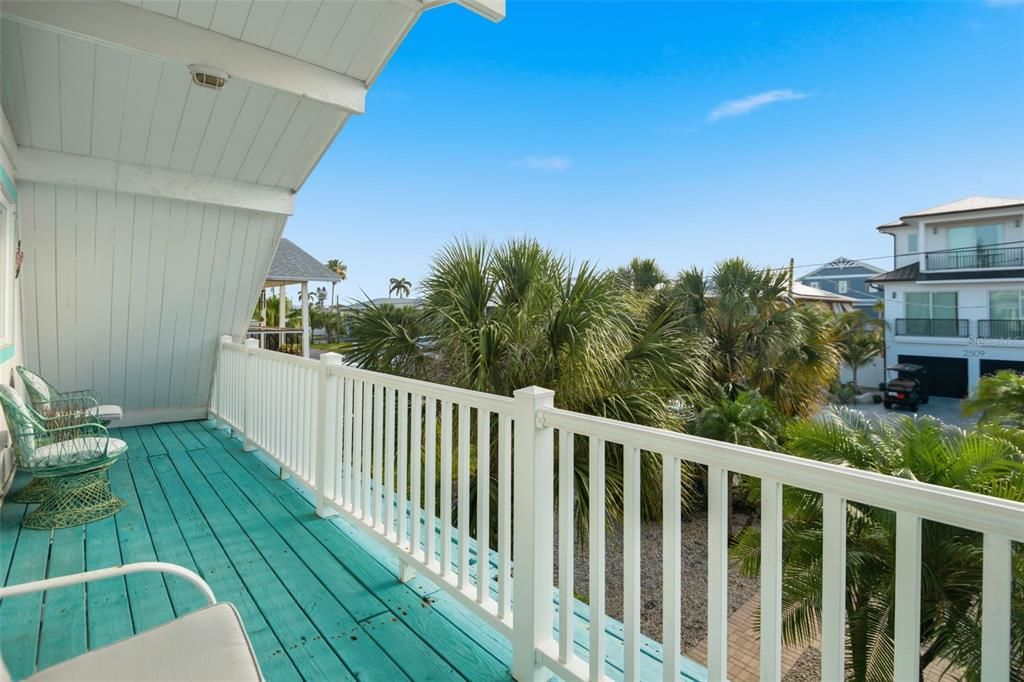 For Sale: $1,099,000 (5 beds, 3 baths, 1903 Square Feet)