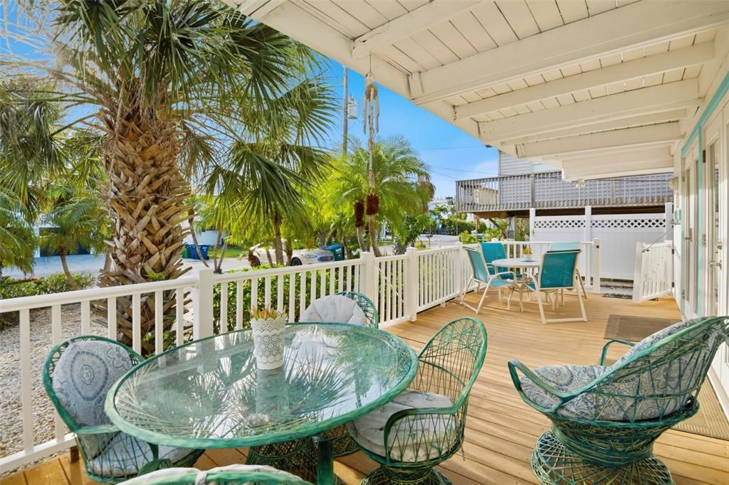 For Sale: $1,099,000 (5 beds, 3 baths, 1903 Square Feet)