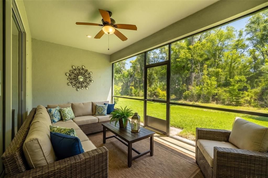 Activo con contrato: $515,000 (4 camas, 3 baños, 2550 Pies cuadrados)