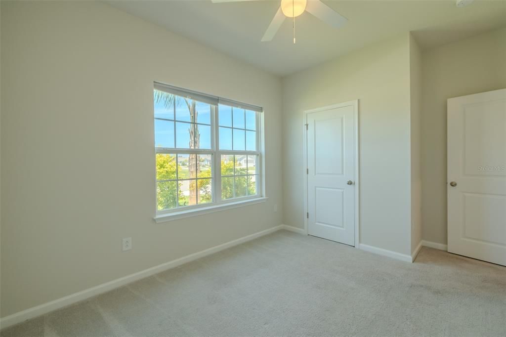 Activo con contrato: $515,000 (4 camas, 3 baños, 2550 Pies cuadrados)