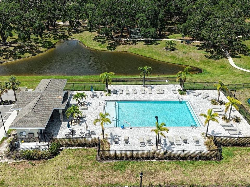 Activo con contrato: $515,000 (4 camas, 3 baños, 2550 Pies cuadrados)