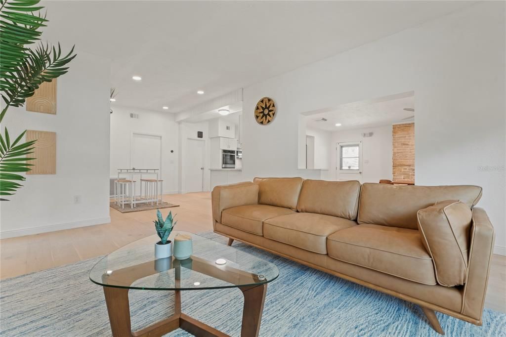 En Venta: $534,000 (3 camas, 2 baños, 1807 Pies cuadrados)