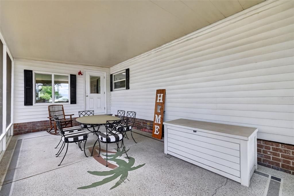 Active With Contract: $249,900 (2 beds, 2 baths, 1654 Square Feet)