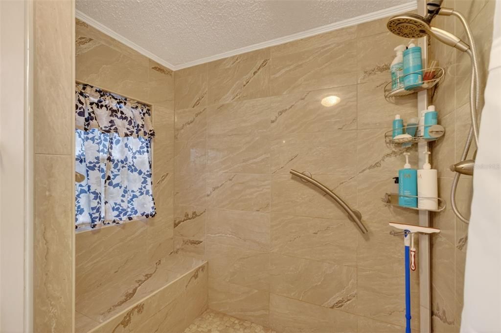 Active With Contract: $249,900 (2 beds, 2 baths, 1654 Square Feet)