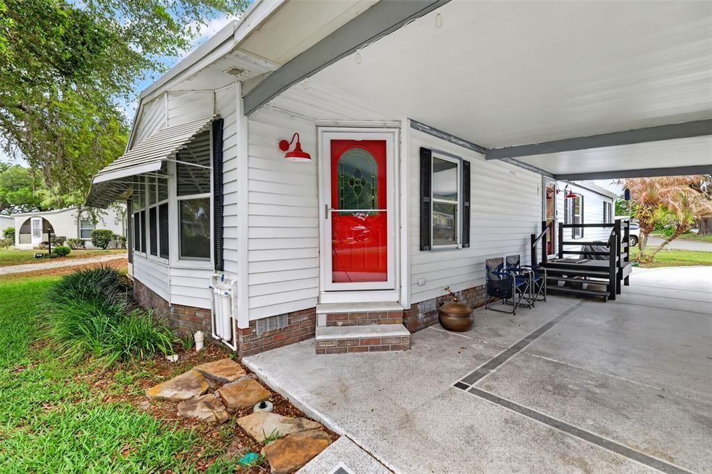 Active With Contract: $249,900 (2 beds, 2 baths, 1654 Square Feet)