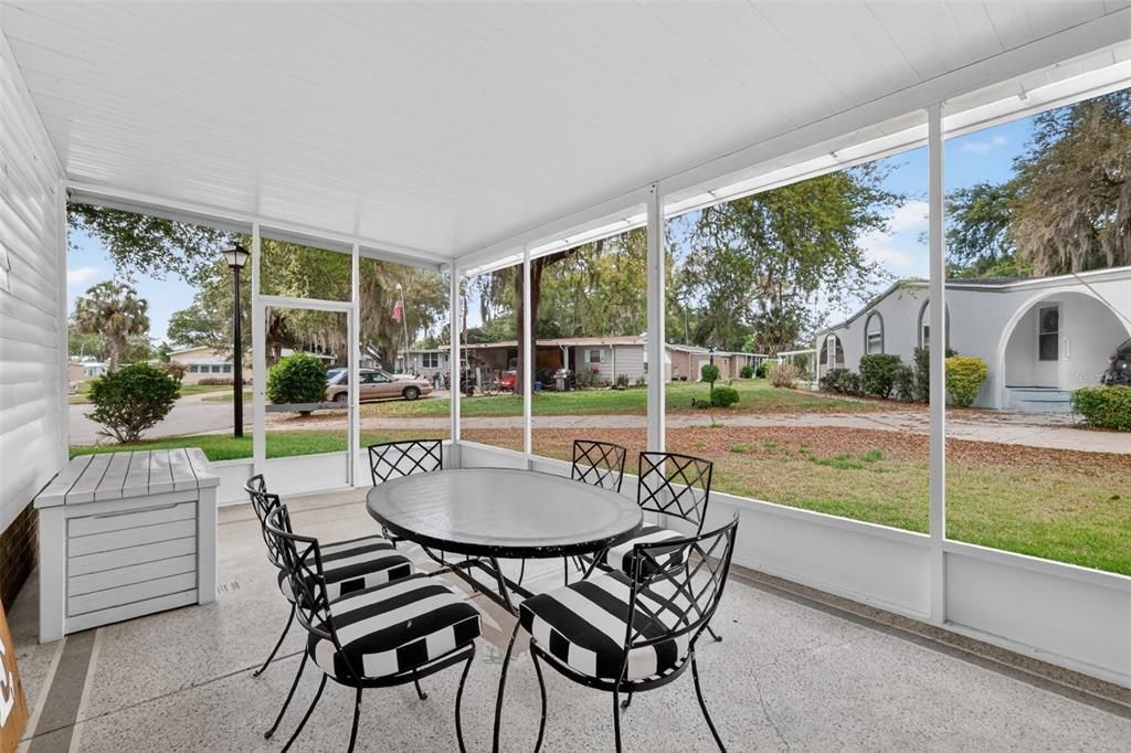 Active With Contract: $249,900 (2 beds, 2 baths, 1654 Square Feet)