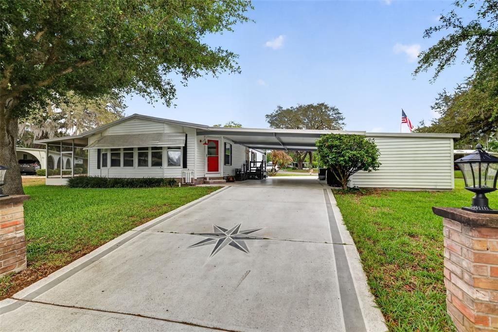 Active With Contract: $249,900 (2 beds, 2 baths, 1654 Square Feet)