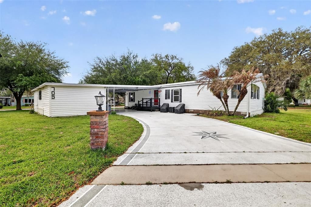 Active With Contract: $249,900 (2 beds, 2 baths, 1654 Square Feet)